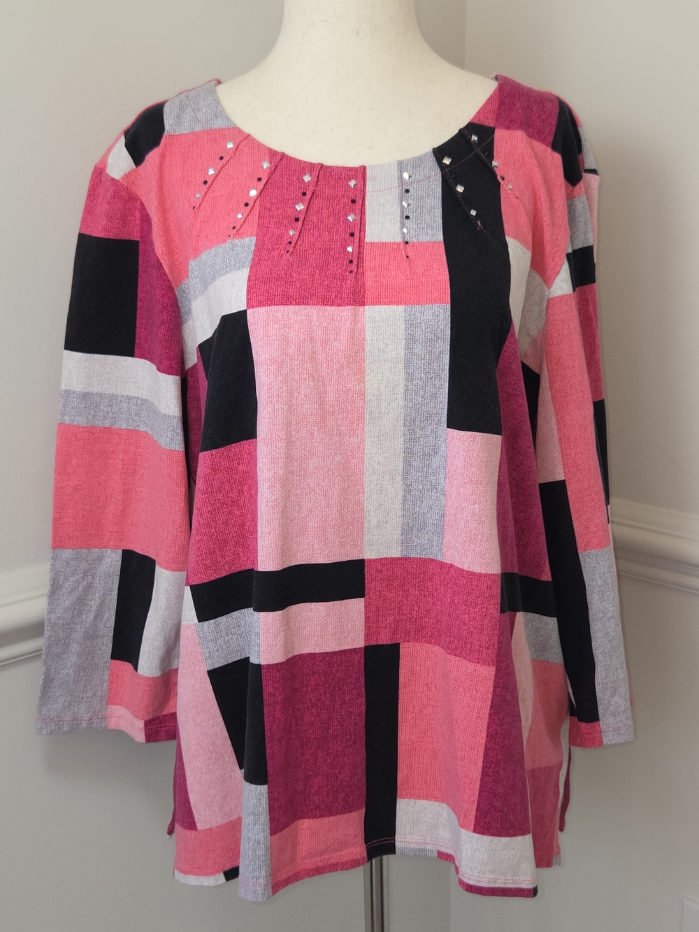 Alfred Dunner PXL Petite Pink Geometric Colorblock Mod Embellished Top